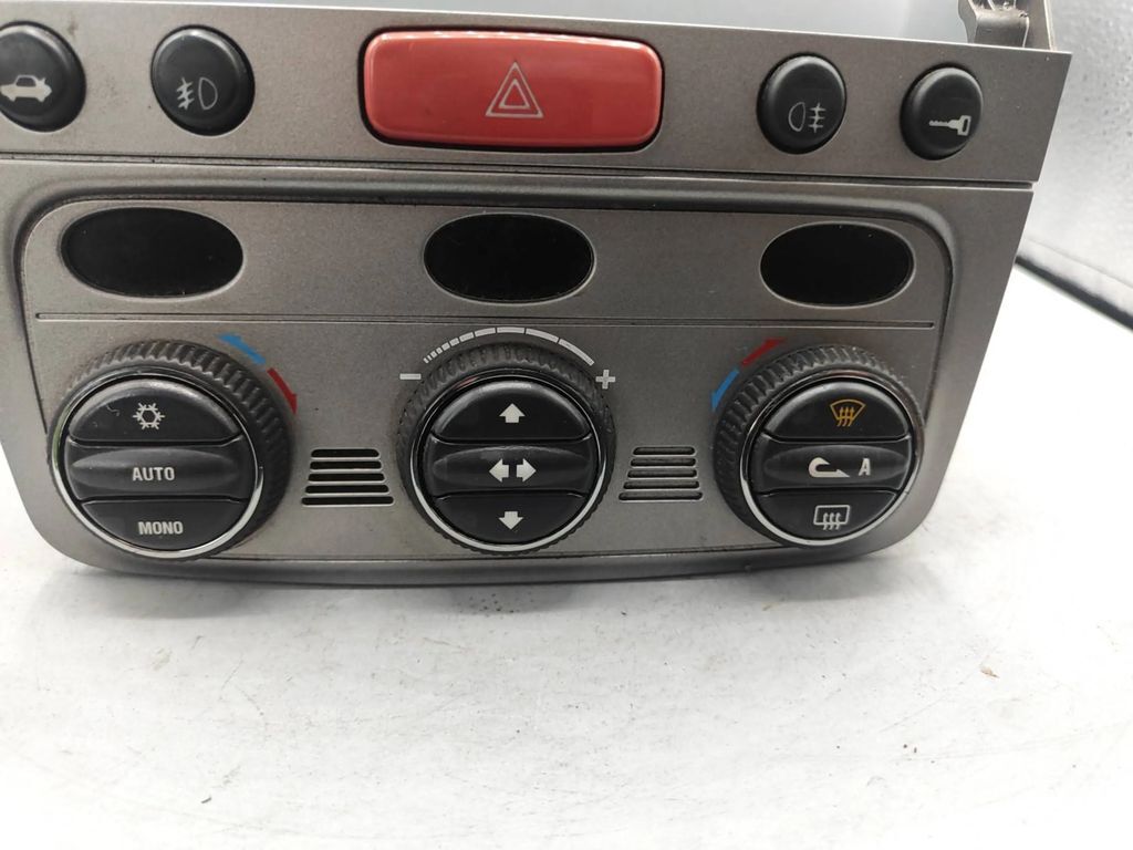 Alfa Romeo GT 1.9JTD 2004 AC conditioner control unit 01560513690 