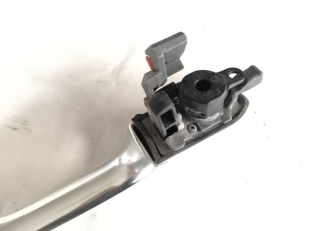 Alfa Romeo 147 1.9JTD 85kW 8V 2005 LHD front right door exterior handle 