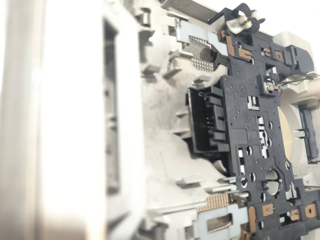 Audi A4 S4 B6 8E 8H 2002 front seat dome reading light 8E0947565 