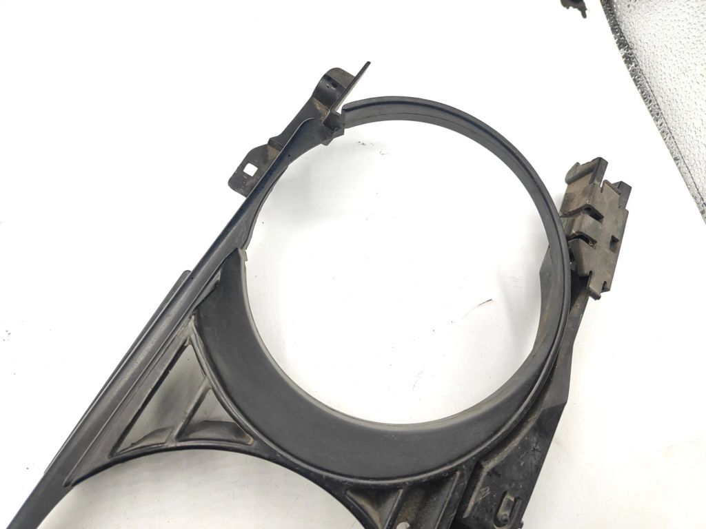 BMW 5 E34 1992 Front left side bumper upper radiator grill 