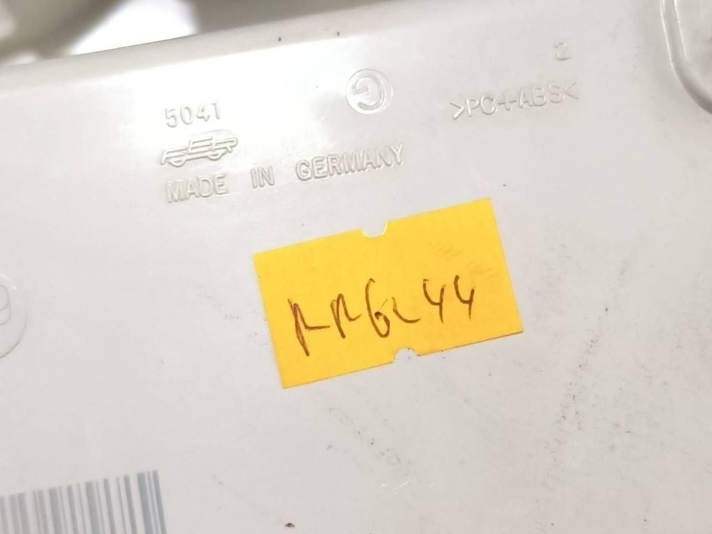 Audi A4 S4 B8 8K 2014 front reading dome seat light 8T0947135B 