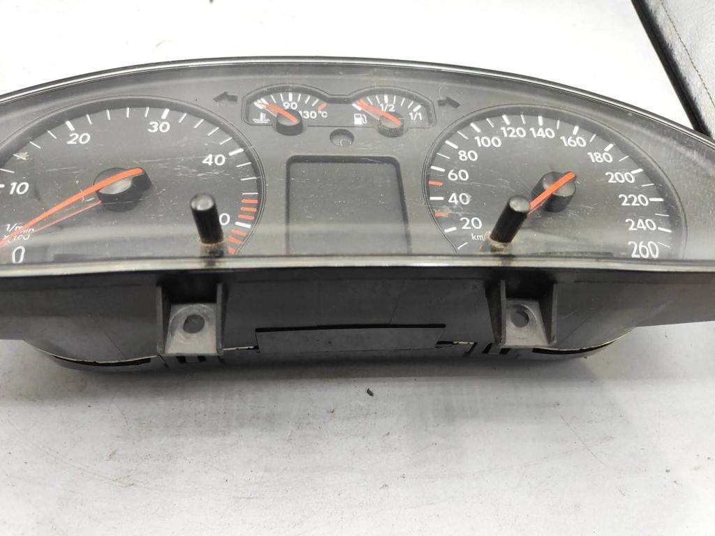 Volkswagen PASSAT B5 2000 LHD speedometer instrument cluster 3B0920802A 