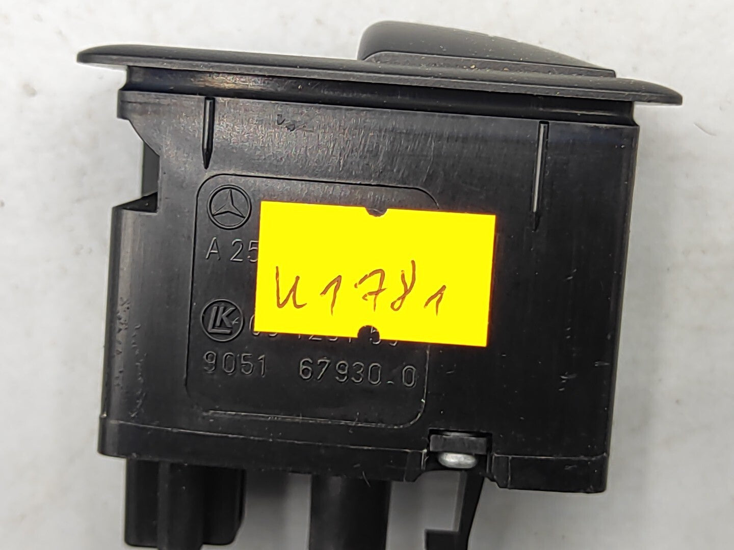 Mercedes Benz R-Class W251 2007 Window Door Switch A2518200510