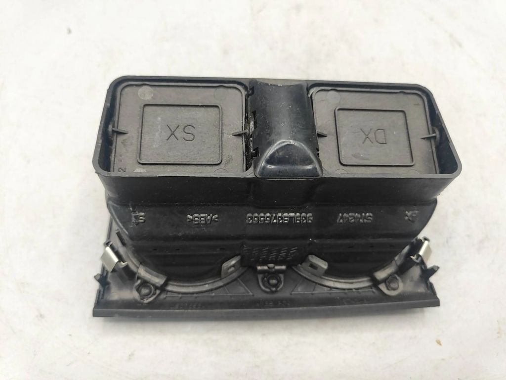 Alfa Romeo 159 2.4JTDm Saloon Diesel 2007 Rear air vent grill 969L9376599 