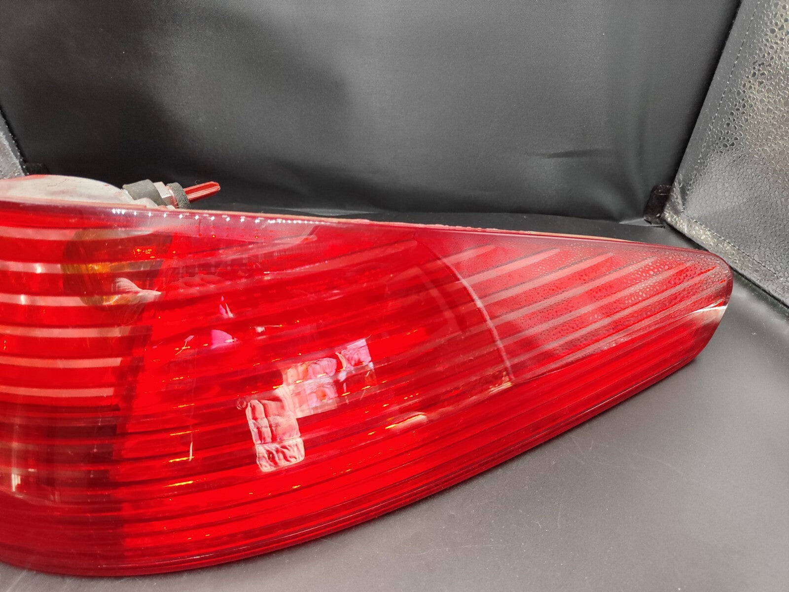 Peugeot 607 3.0 V6 2001 LHD Rear Right Taillight Lamp Light Assembly