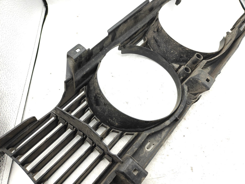 BMW 5 Series E34 Petrol 1988 Front Right Side Headlight Grill 843175