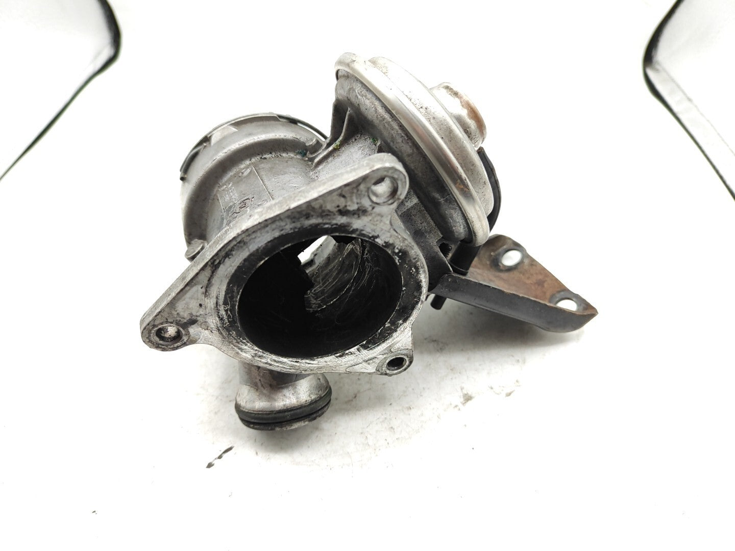 Mercedes Benz C Class C220 W203 2003 2.2CDI Engine EGR Valve A6110900754