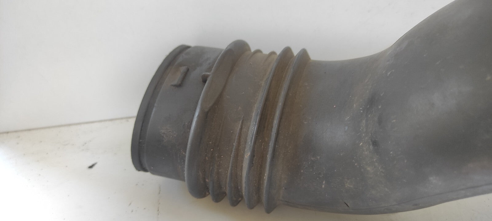 Alfa Romeo 159 1.9JTDM 88kW 2008 Diesel Engine Air Intake Pipe Hose 51782843