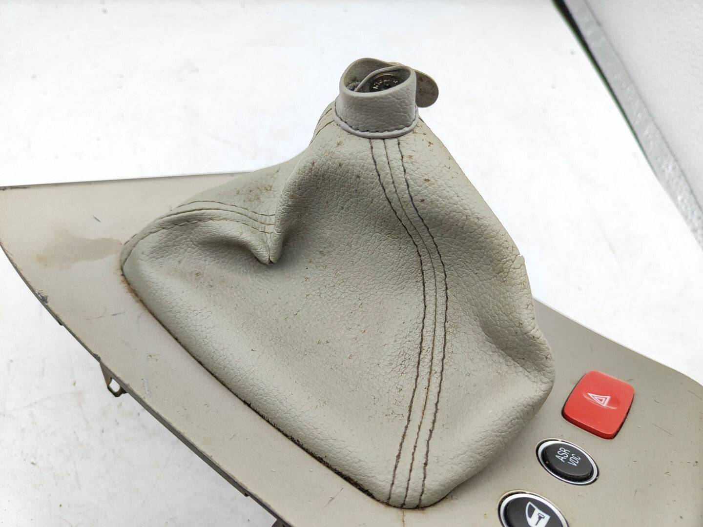 Alfa Romeo 159 2007 Knob Shifter Surround Trim Leather 156067821 GOLDEN