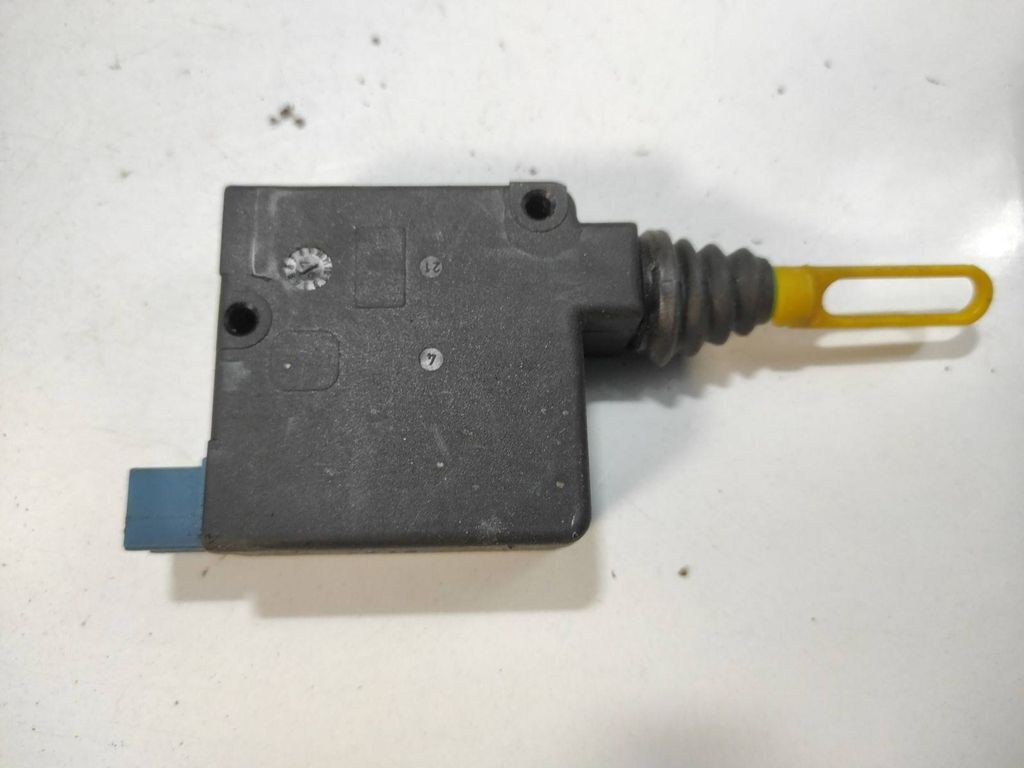 Saab 9-5 2.0T 110kW Petrol 2000 Central locking motor 4808812TG 