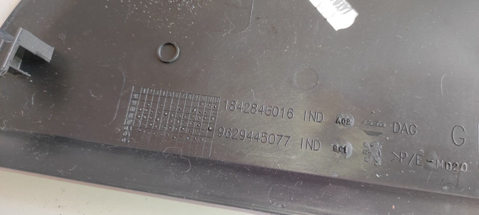 Peugeot 607 3.0i V6 2002 LHD Front Left Dashboard End Trim Cover 9629445077