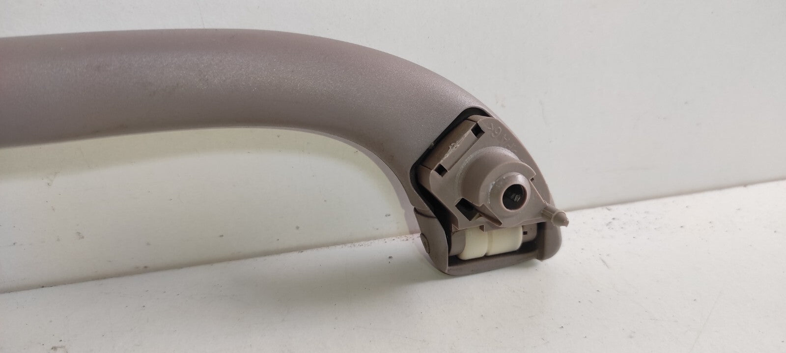 Peugeot 607 3.0i V6 2000 LHD Front Right Side Roof Grab Handle