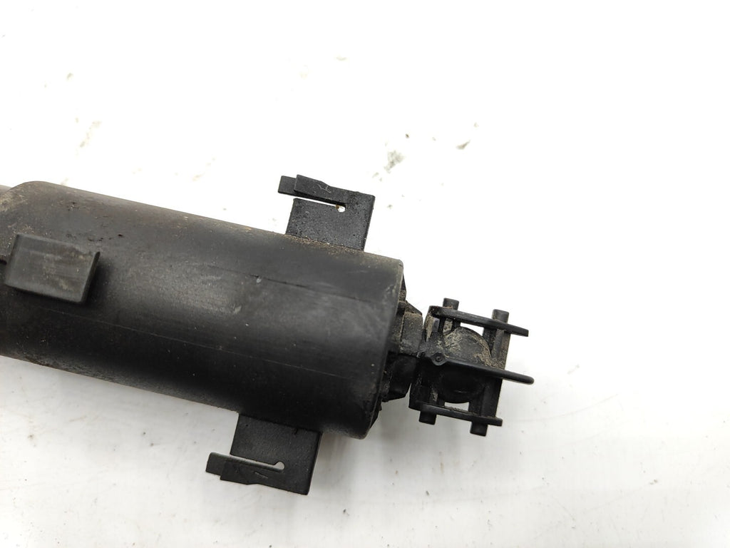 BMW 3 Series E90 E91 Front Headlight Light Washer Spray Nozzle 7179311 13037710