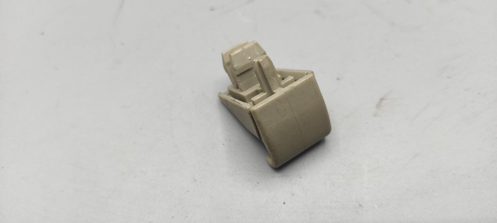 Alfa Romeo 156 2002 Front Right Sun Visor Cover Mounting Bracket Holder