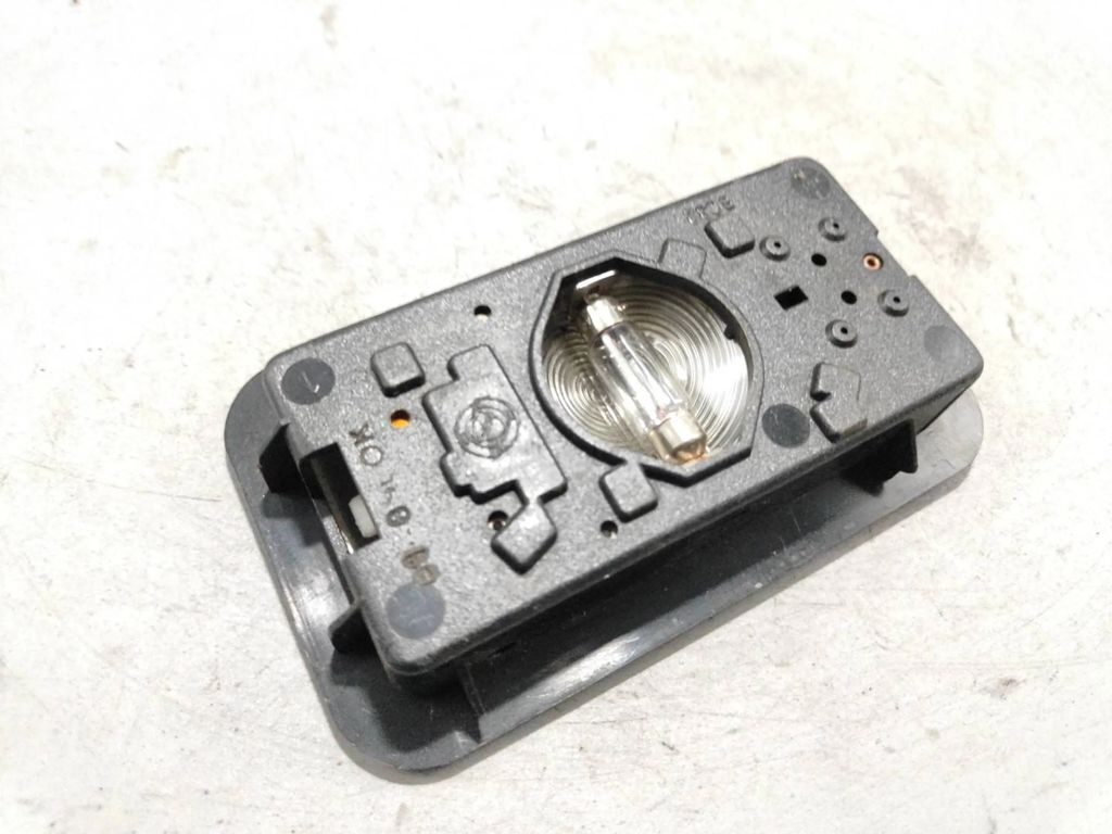 Alfa Romeo 155 1.8i 103kW 1994 Interior reading seat light 08607001 