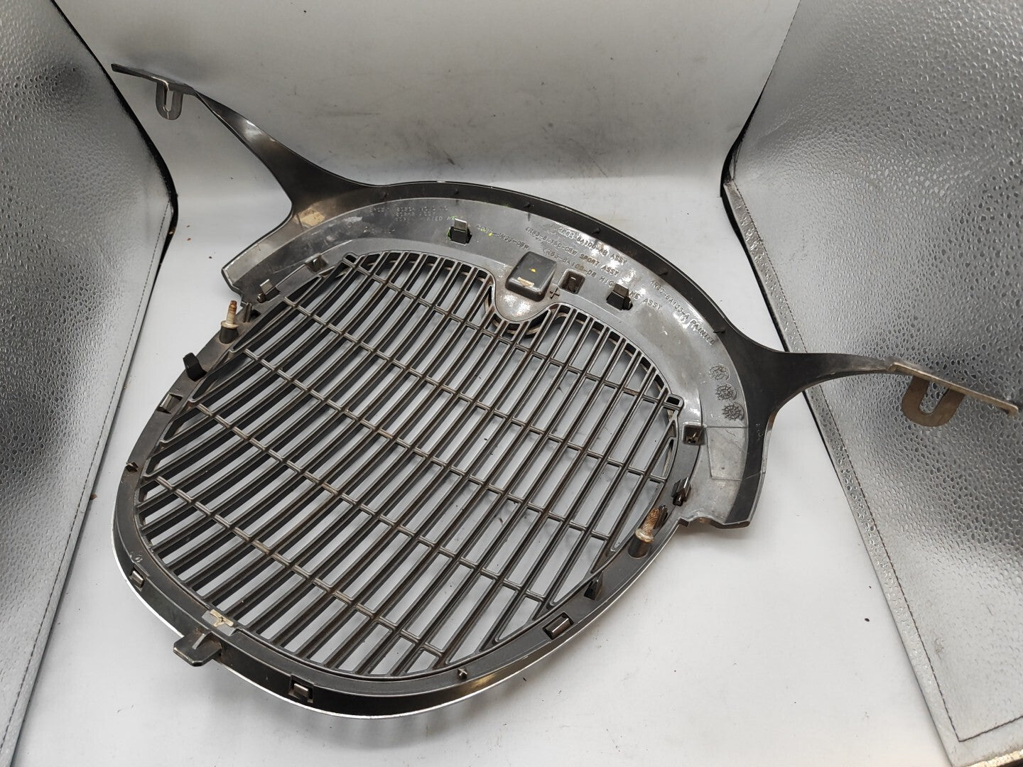 Jaguar S Type 2.5i 2005 Front Center Bonnet Hood Grill 4R838A100