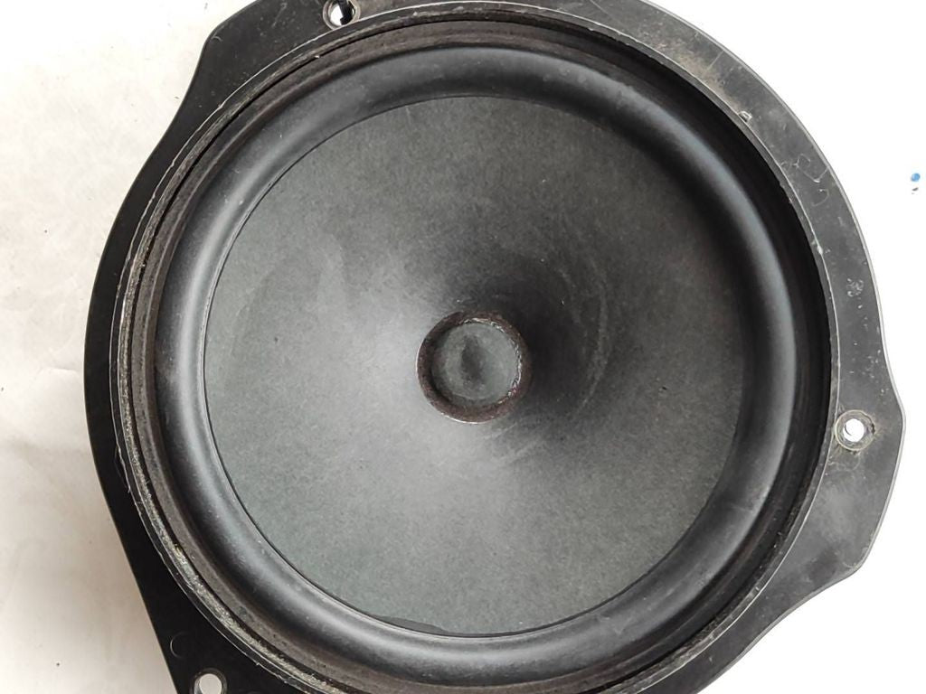 Mercedes-Benz C Class W204 2008 front door speaker A2049062401 