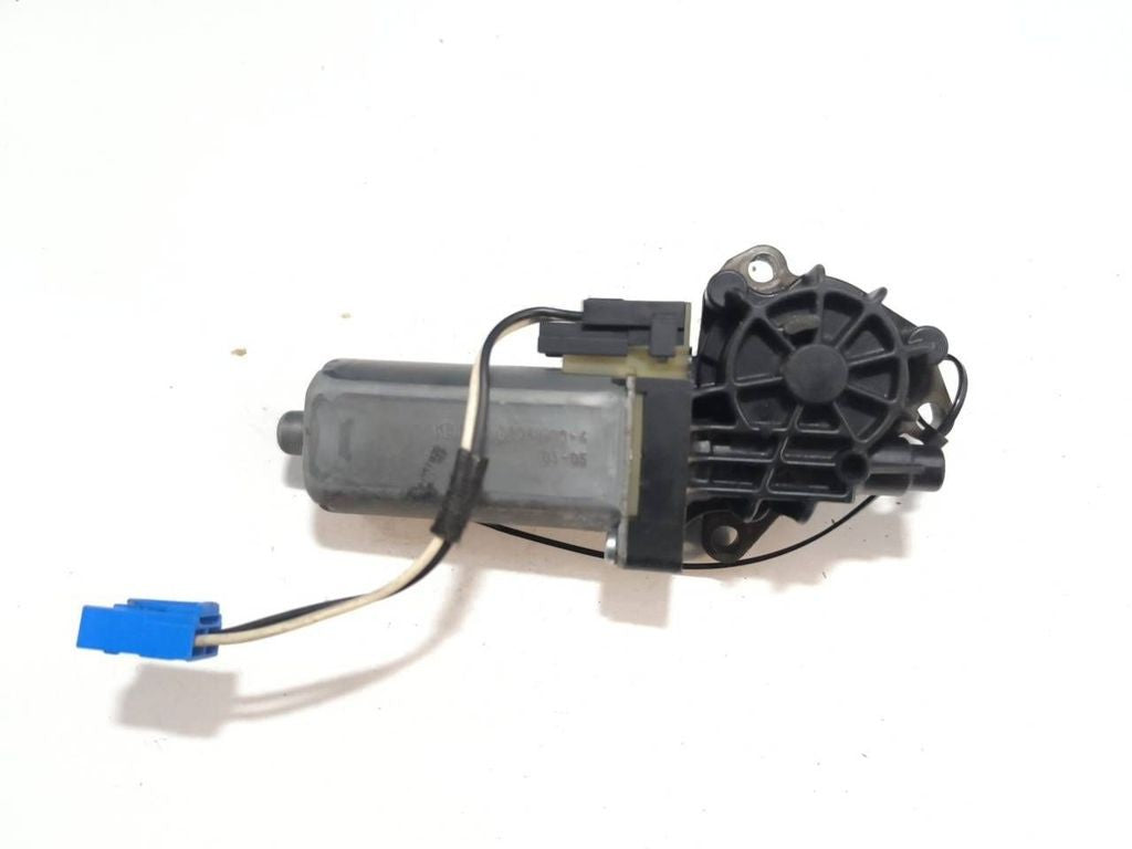 Mercedes-Benz C W203 2001 seat adjustment motor 0390203002 