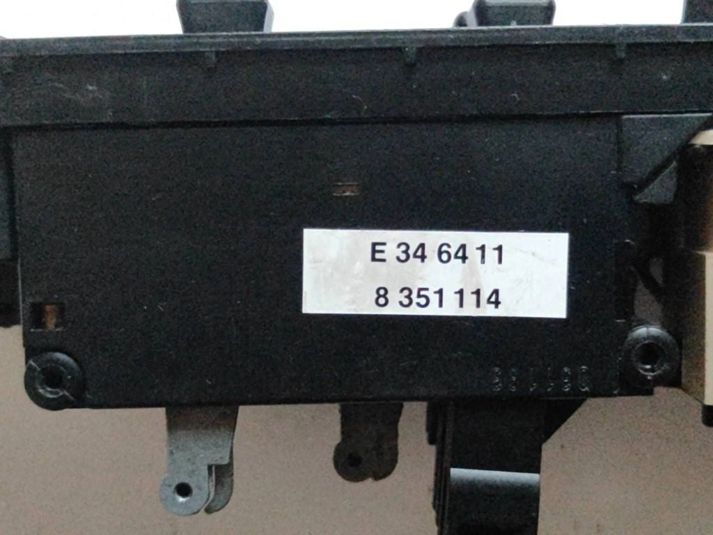 BMW 5 E34 518i 1993 Climate control unit module 8351110 