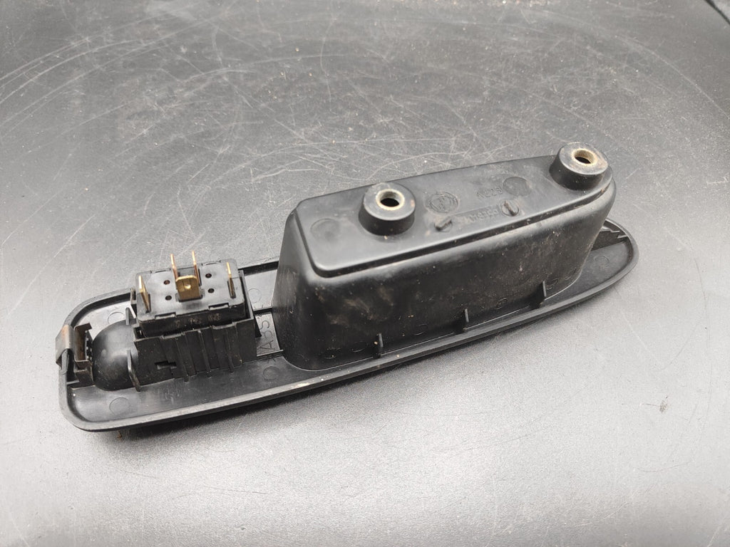 Alfa Romeo 166 2.4JTD 110kW 10V 2003 Electric Window Switch Button 156018359