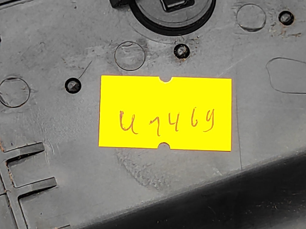 BMW 5 Series E61 530D 170kW 2006 LHD Front Center Grill 6910734 7009275