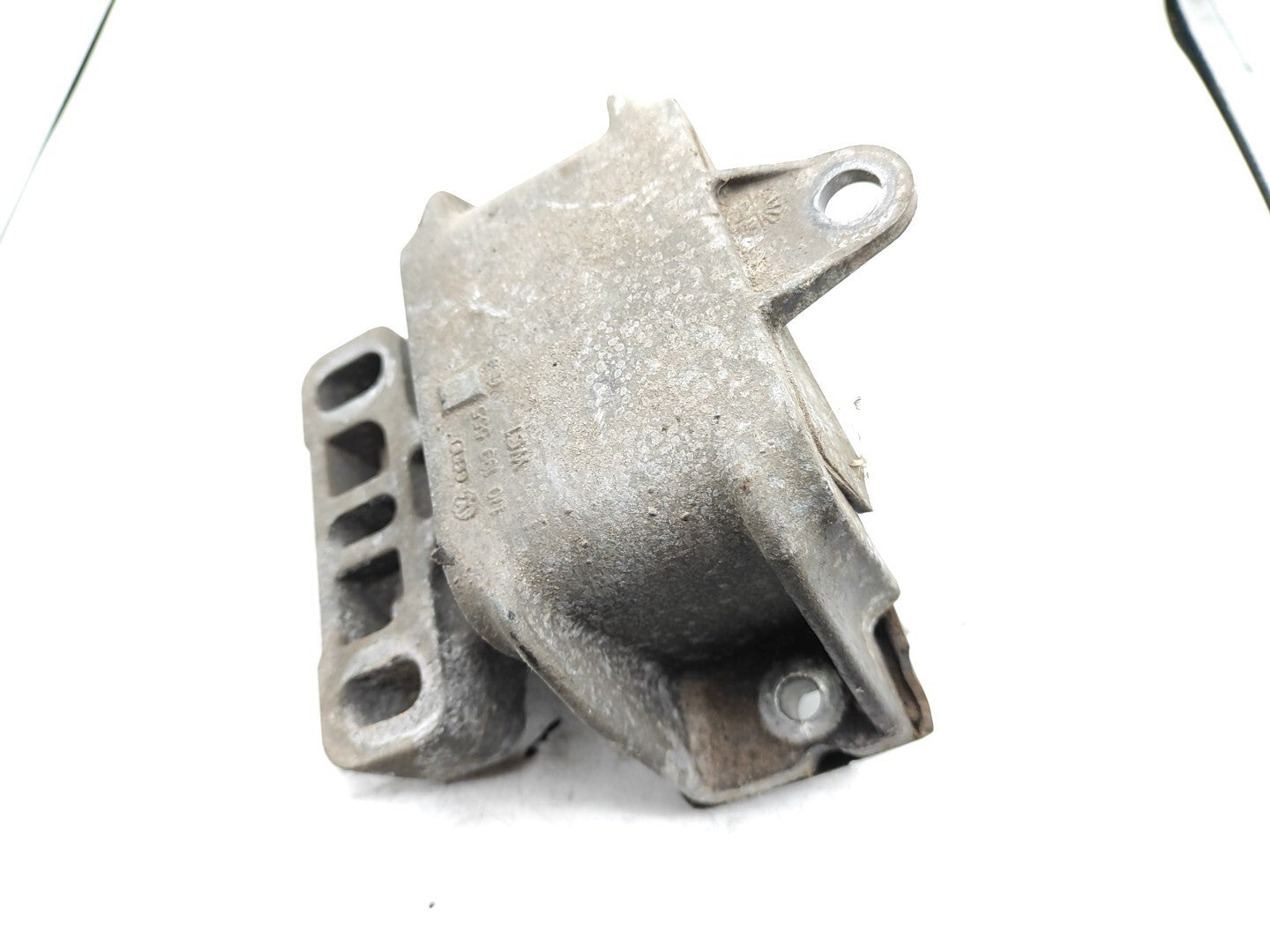 Volkswagen Golf Bora 1.9TDI 2000 Engine Left Mount Support 1J0199555