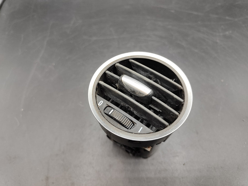 Alfa Romeo 159 1.9JTDm 88kW 2008 LHD Front Side Dash Panel Air Vent LS376630