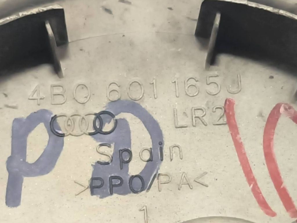 Audi A6 S6 C5 4B 2003 Original wheel cap 4B0601165J 