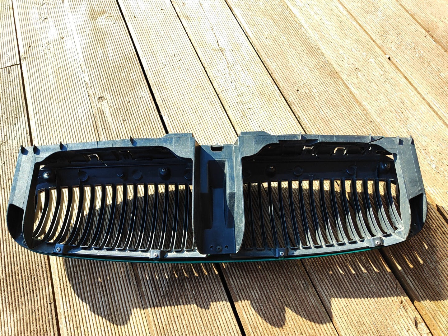 Jaguar X Type 2.5i 2001 Front Center Bonnet Hood Grill 1X435510AH GREEN
