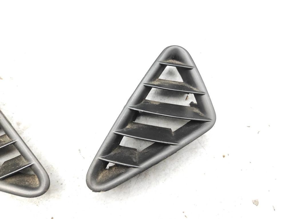 Alfa Romeo 147 Facelift 2007 Front dashboard air vent grill cover trim 