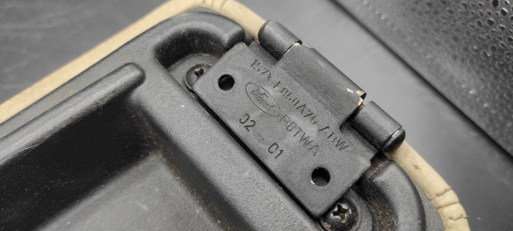 Ford Mondeo MK3 2.5 V6 2004 LHD Center Console Leather Armrest