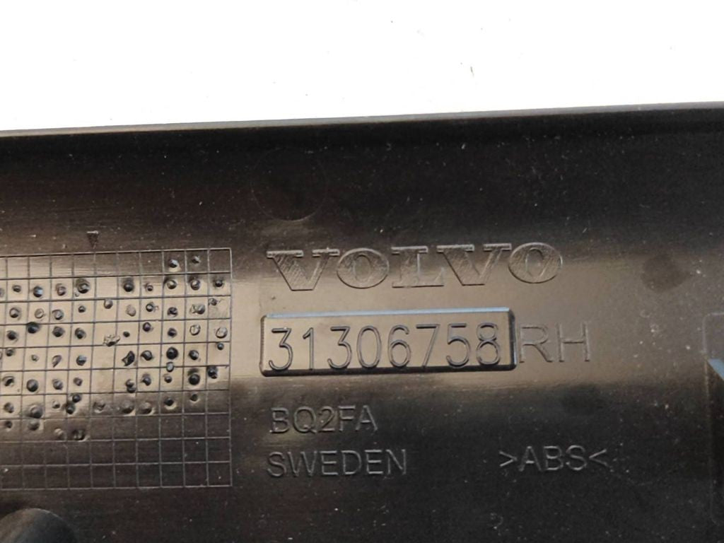 Volvo S60 2012 Front right sill trim cover 31306758 