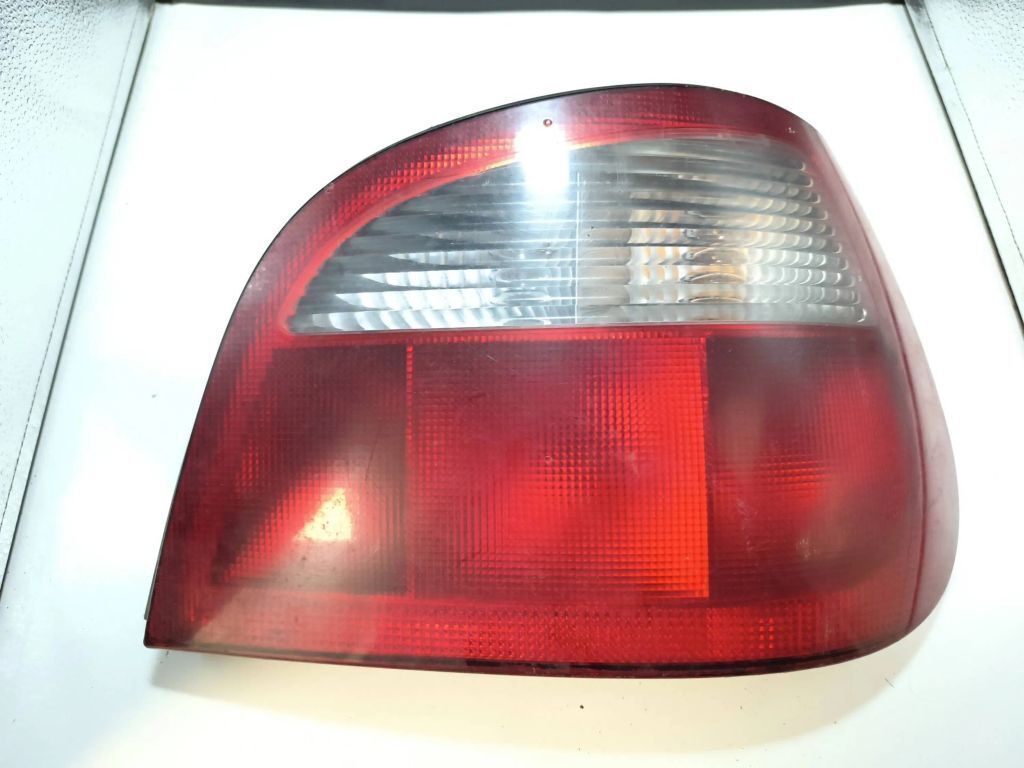 Renault Megane I 1999 rear right tail light lamp 7700428321 