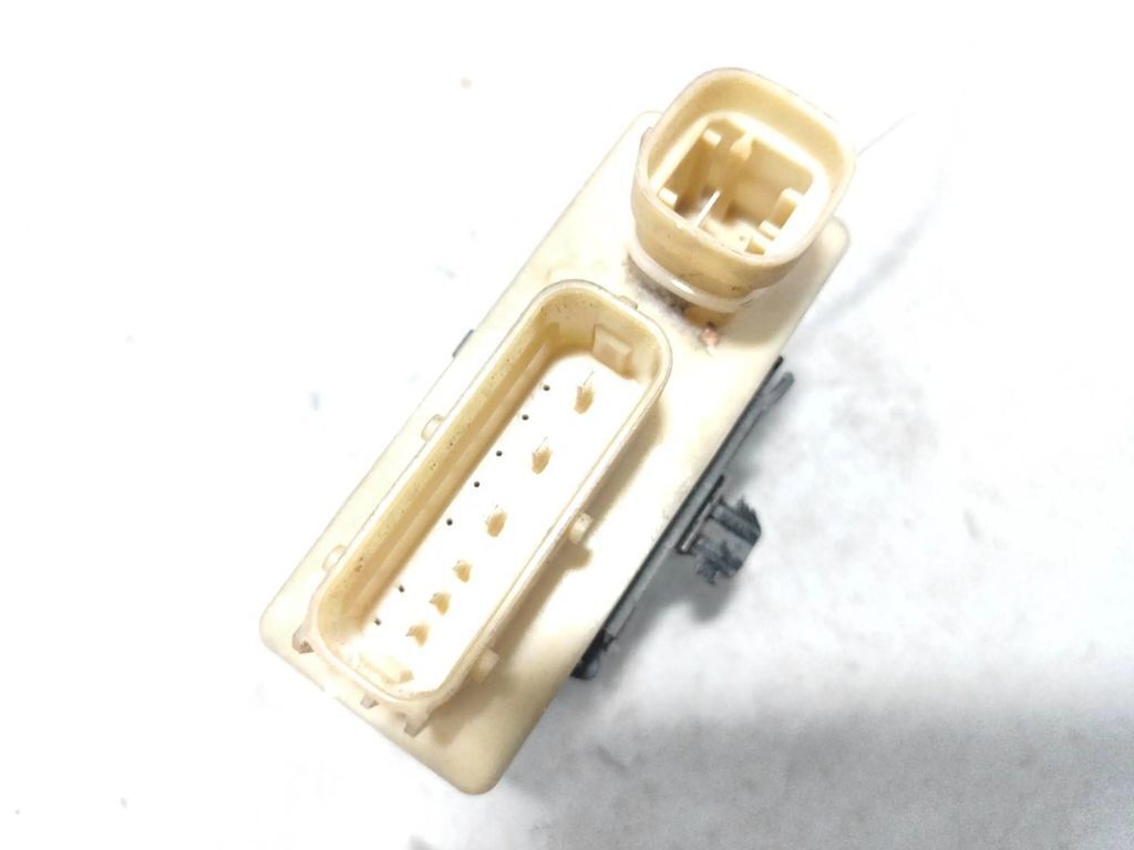 Citroen C5 2.0HDi Diesel 2010 Glow plug pre heat relay 9652021180 