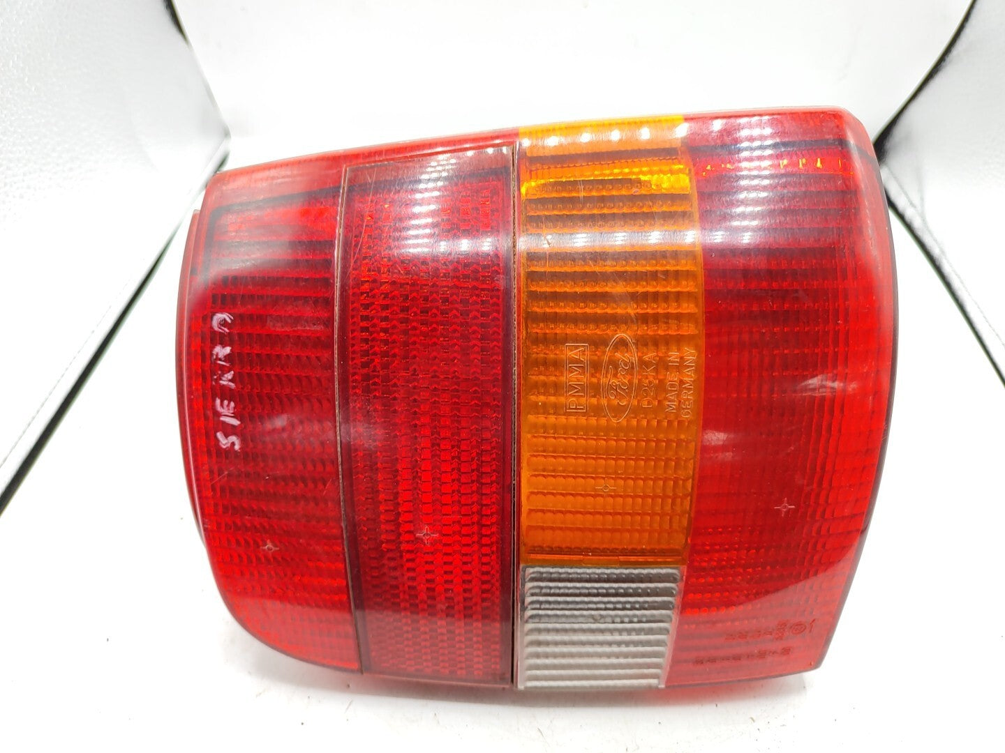 Ford Sierra COMBI 1985 LHD Rear Right Taillight Light 83BG13A602