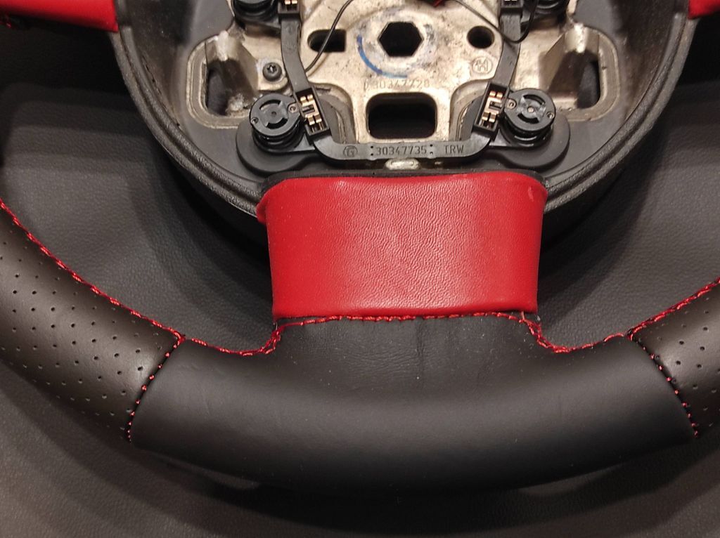 Ford Focus MK2 2008 Steering wheel 30347728 NEW LEATHER / REFURBISHED