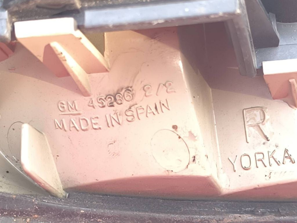 Opel Omega B1 Sedan 1999 rear right tail light lamp 452862 