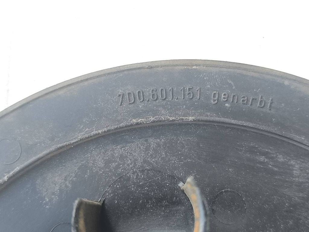 Volkswagen Transporter Caravelle T4 1997 Original wheel cap 7D0601151 