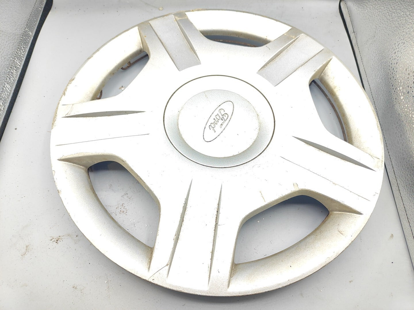 Ford Fiesta MK6 Petrol 2004 R14 Center Wheel Cap Cover 2S611130DA