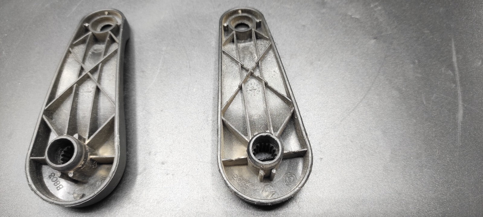 Alfa Romeo 147 1.9JTD 2004 Rear Window Manual Lift Winding Handle