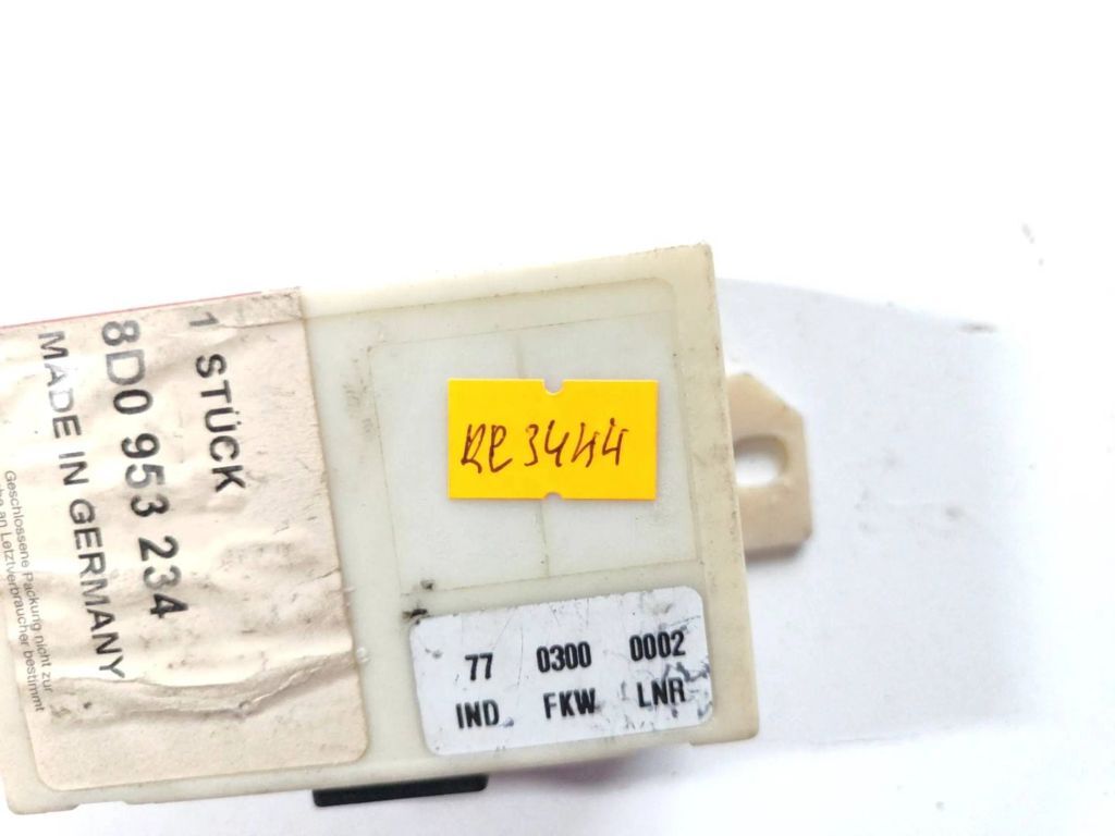 Audi A4 S4 B5 8D 1995 Immobilizer control unit module 8D0953234 