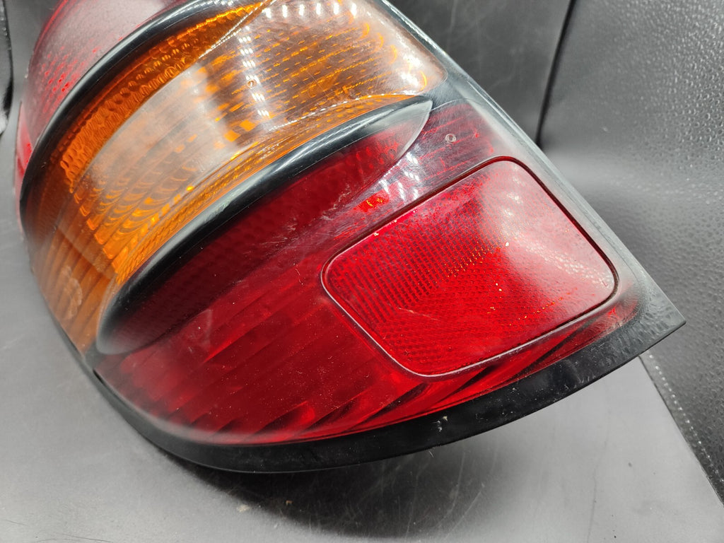 Pontiac Vibe 2004 LHD Rear Left Side Taillight Lamp Light