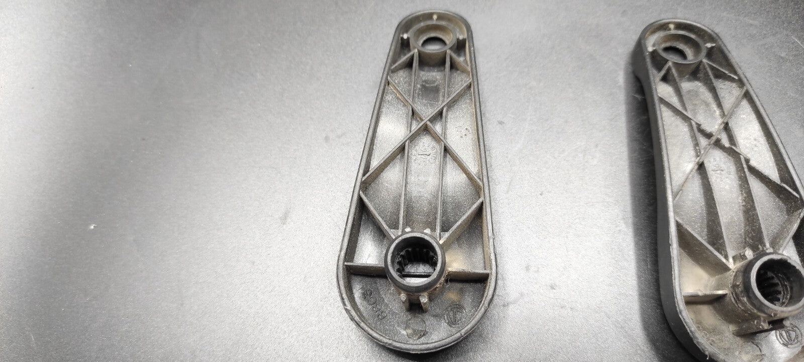 Alfa Romeo 147 1.9JTD 2004 Rear Window Manual Lift Winding Handle