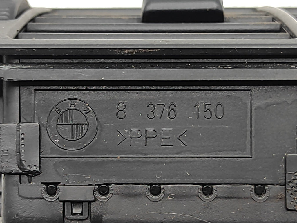 BMW 5 SERIES E39 530D 142kW Estate 2001 Rear Center Console Air Vent 8376150