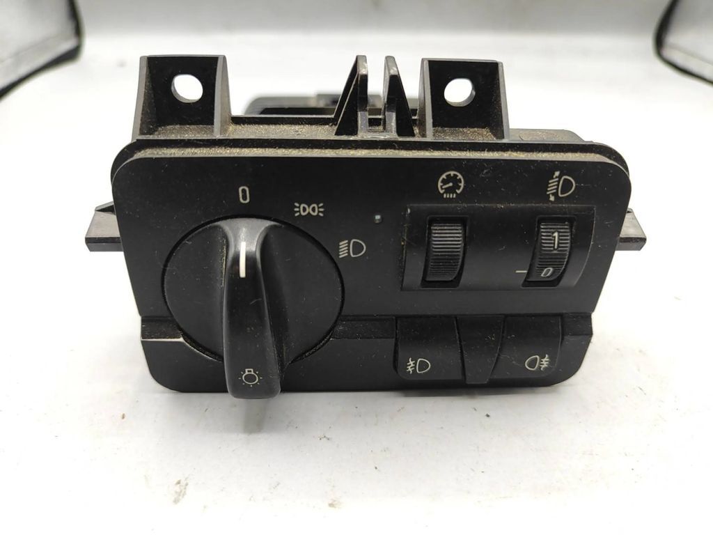 BMW 3 Series 325i E46 1999 Light switch button 61316901429 
