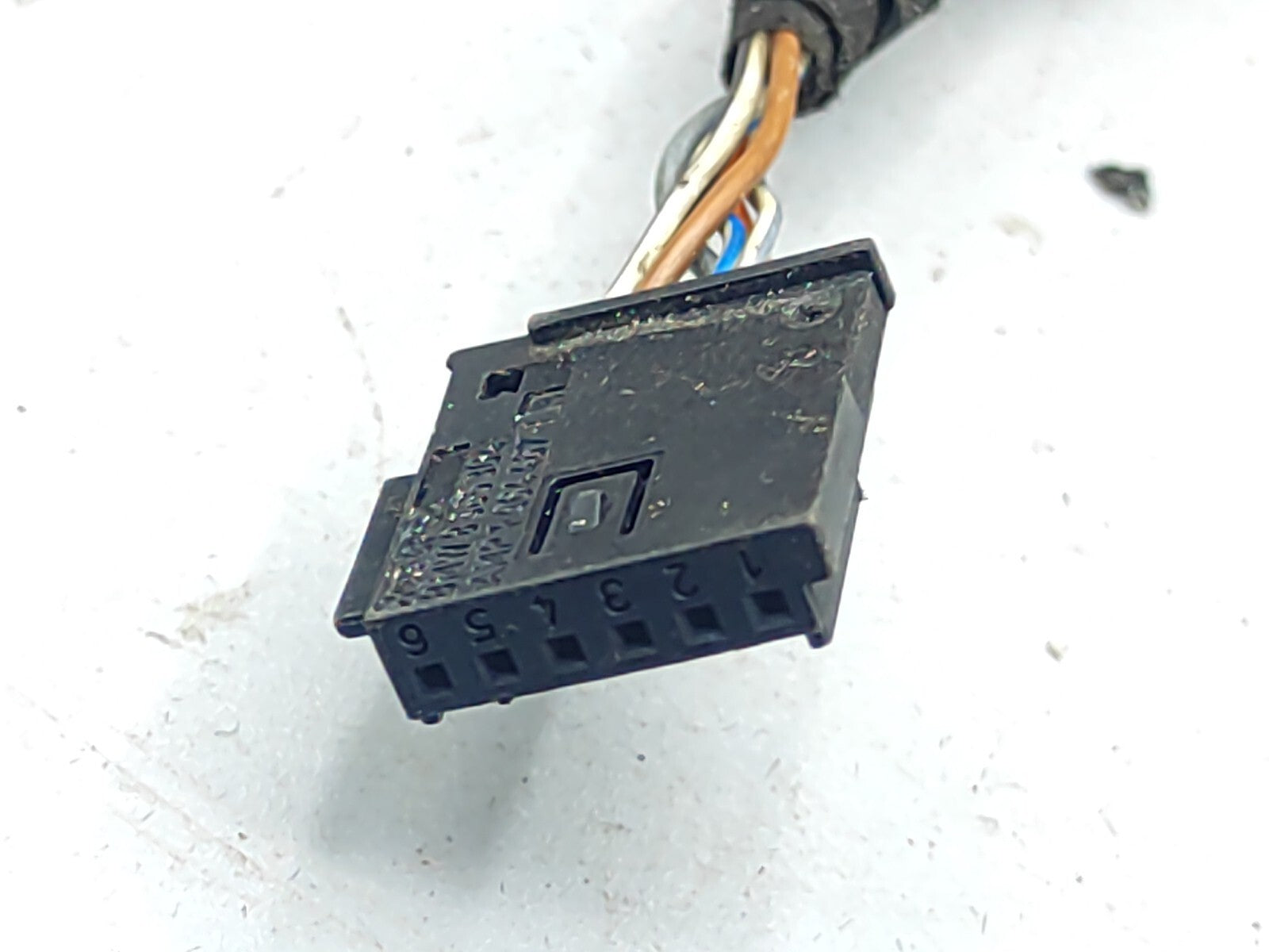 BMW 5 SERIES E39 ANTENNA RADIO PHONE SIGNAL AMPLIFIER 6907046