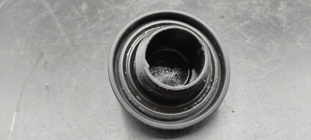 Alfa Romeo 147 1.9JTD 16V 103kW 2003 Diesel Engine Oil Filler Cap