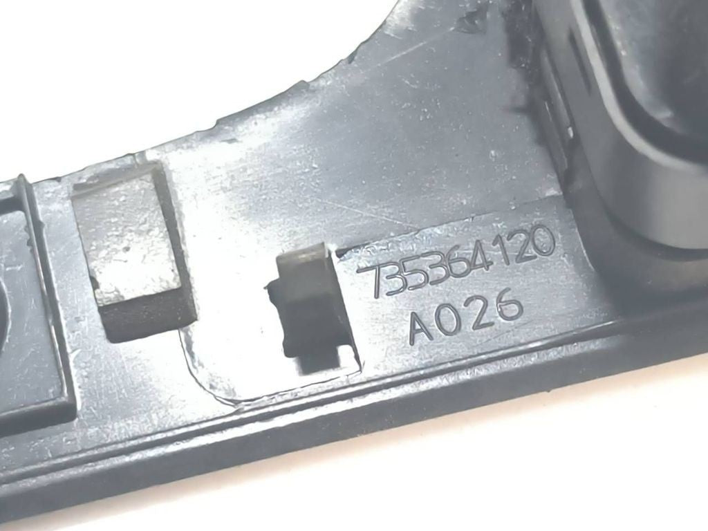 Fiat Croma 2.4JTD 147kW 2007 Gear shifter surround trim plastic 735364120 