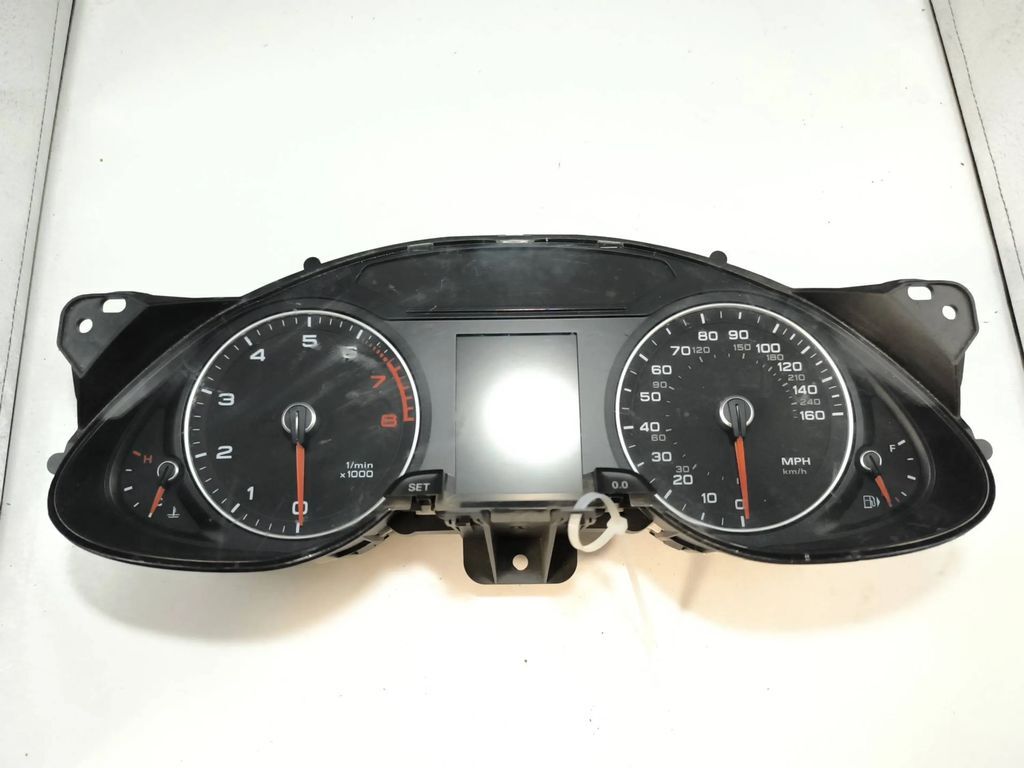 8K0920982D Audi A4 S4 B8 8K 2.0T 2013 Petrol speedometer instrument cluster 