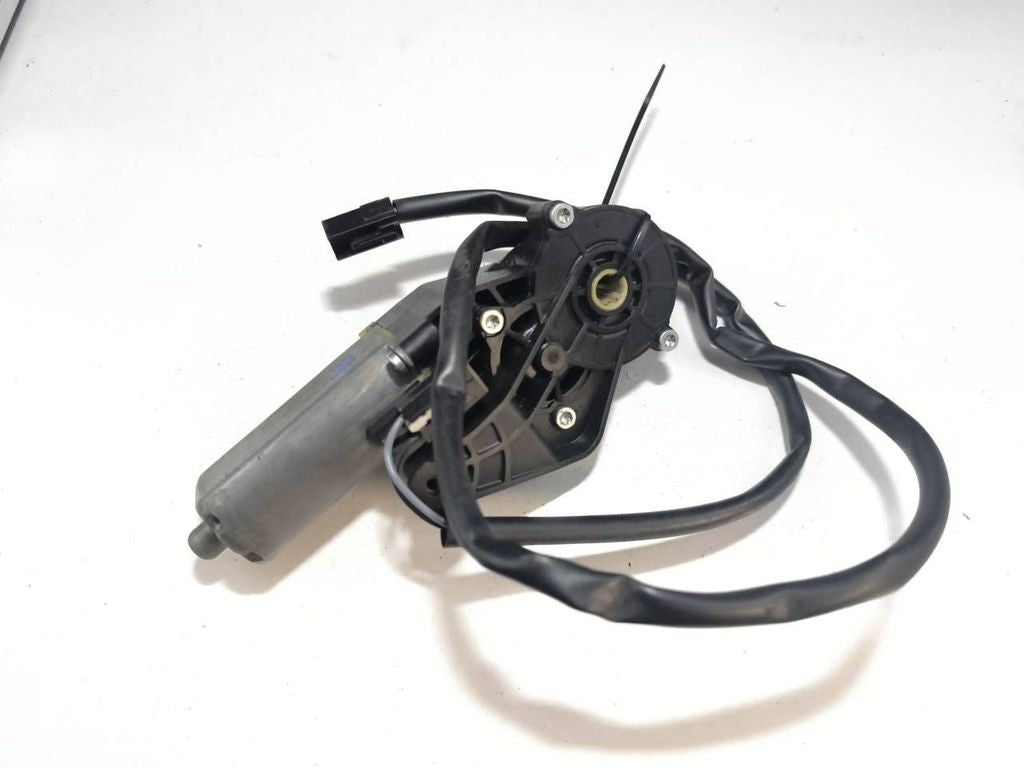 Mercedes-Benz C W203 2001 seat adjustment motor 0390203207 